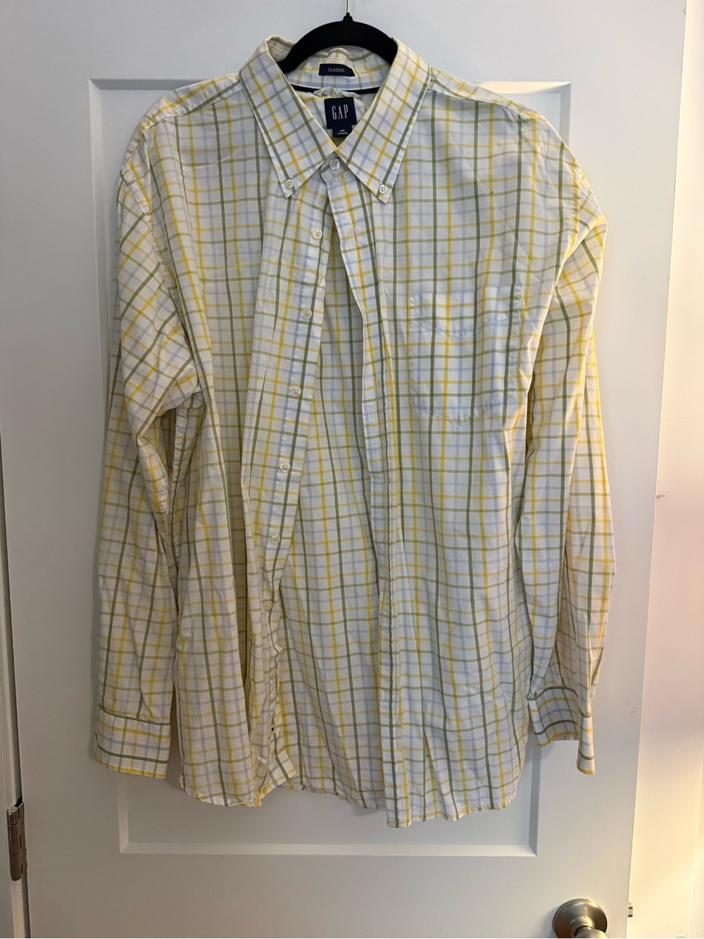 GAP Men's White and Yellow Plaid Button-Down Shirt